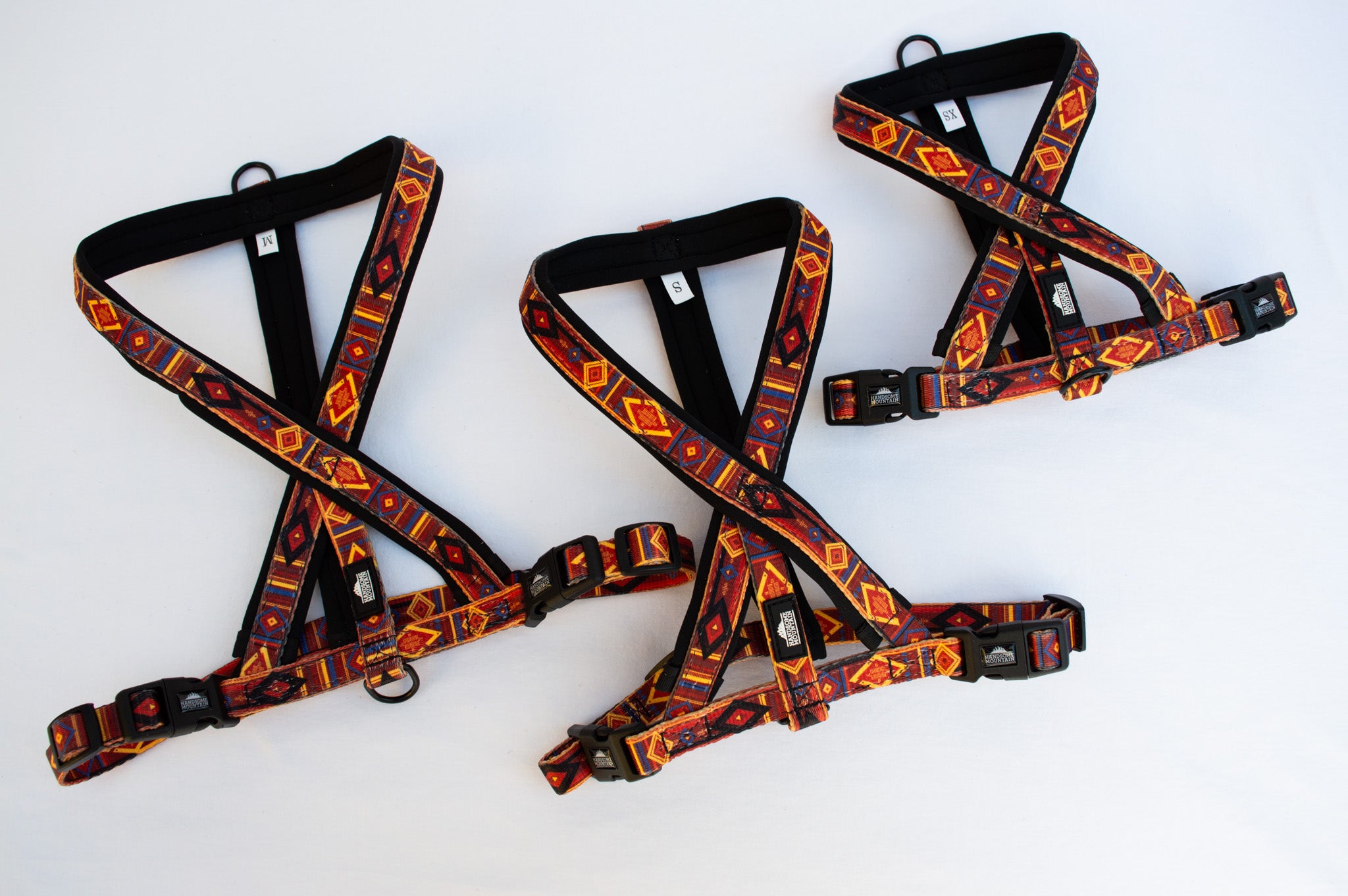 Collar and harness outlet set